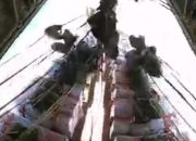 BAZNAS RI Kembali Sukses Salurkan 80 Ton Bantuan Gaza Melalui Airdrop Tahap II