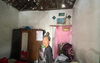 Atap Lapuk dan Ancaman Hujan: BAZNAS Sidoarjo Survei Dua Rumah Tidak Layak Huni