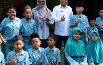 Senyum di Gedangan: BAZNAS Sidoarjo Salurkan Bantuan bagi Siswa MI Terpadu Nurul Iman