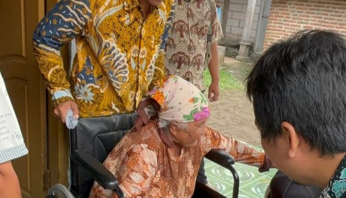 Senyum Mbah Ji’ah: Saat Roda Kebaikan Menyapa Kedungbocok