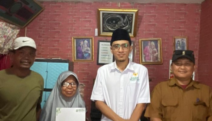 Menyeka Air Mata di Balik Terik Bringinbendo: BAZNAS Sidoarjo Hadir untuk Keluarga Pak Suparman