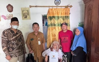 Gerak Cepat BAZNAS Sidoarjo: Menghadirkan Kemandirian melalui Kursi Roda untuk Ibu Afifah