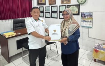 Mengetuk Pintu Masa Depan: BAZNAS Sidoarjo Salurkan Bantuan Pendidikan untuk Siswa SMA Islam