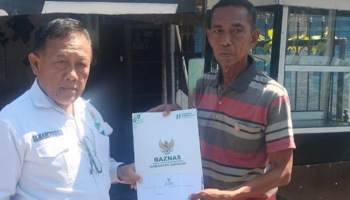 Menyambung Asa, Menguatkan Kemandirian: BAZNAS Sidoarjo Salurkan Bantuan Rombong untuk Bapak Mardjadi