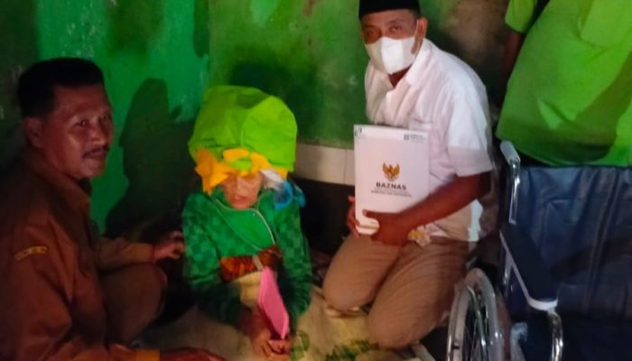 Kursi Roda BAZNAS Sidoarjo Jemput Asa Warga Miskin Ekstrem di Sidoarjo