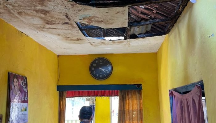 Menjemput Asa di Balik Dinding Rapuh: Kisah Zakat yang Membasuh Luka di Pelosok Sidoarjo