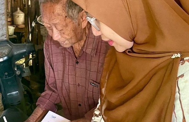 Menyalakan Senyum di Senja Usia: Sinergi Baznas Sidoarjo dan Bank Jatim Syariah Hadirkan Kemandirian dan Martabat Bagi Lansia Sebatang Kara