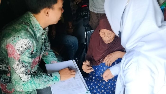 Kursi Roda dan Biaya Hidup BAZNAS Sidoarjo Nyalakan Asa Warga Waru